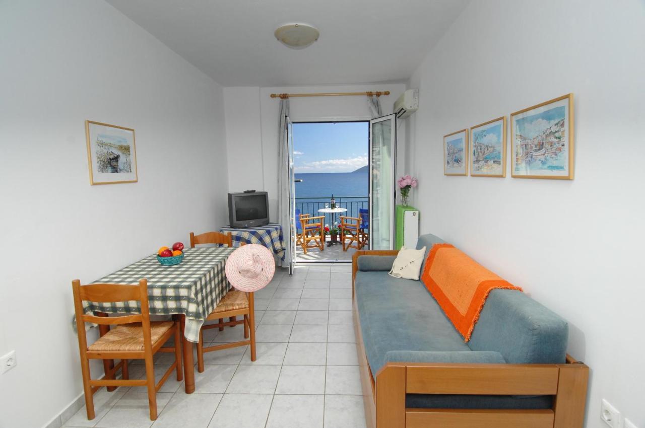 Alexis Studios And Apartments Agia Efimia Exteriör bild