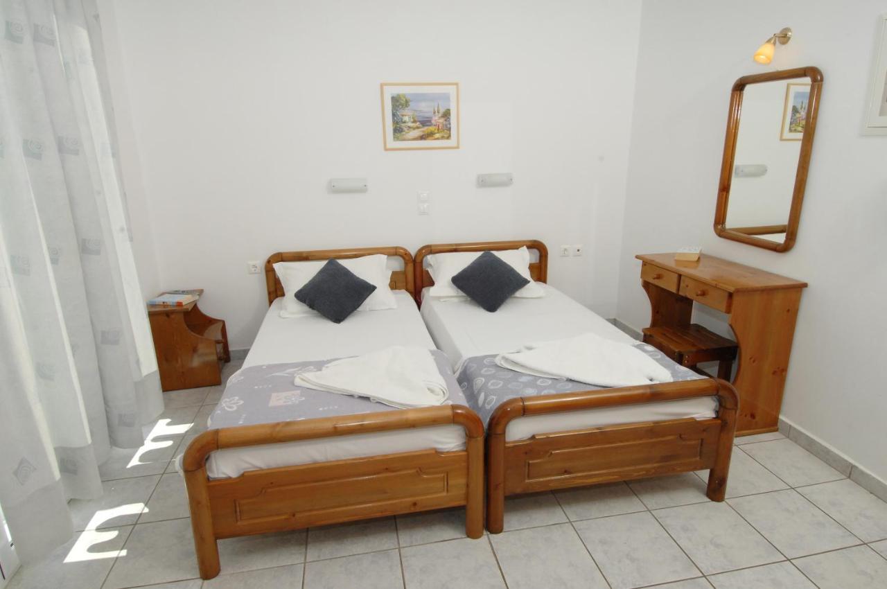 Alexis Studios And Apartments Agia Efimia Exteriör bild